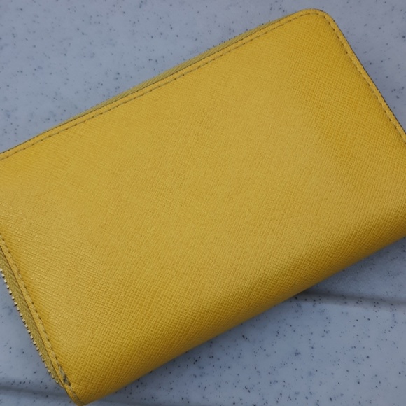 Michael Kors wristlet wallet yellow - Picture 3 of 7